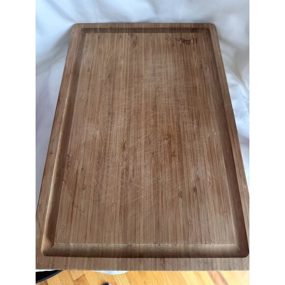 Quality island bamboo footed cutting board 12 x 18 - Picture 4 of 5